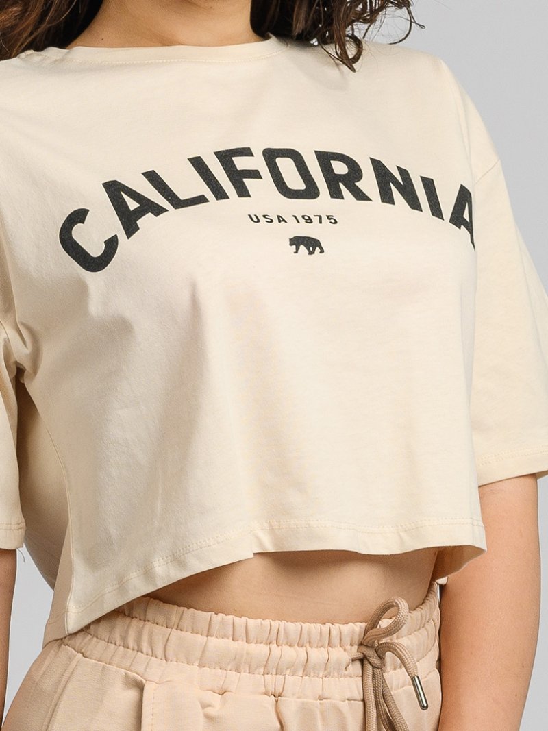 Дамска овърсайз къса тениска с щампа California Бежова