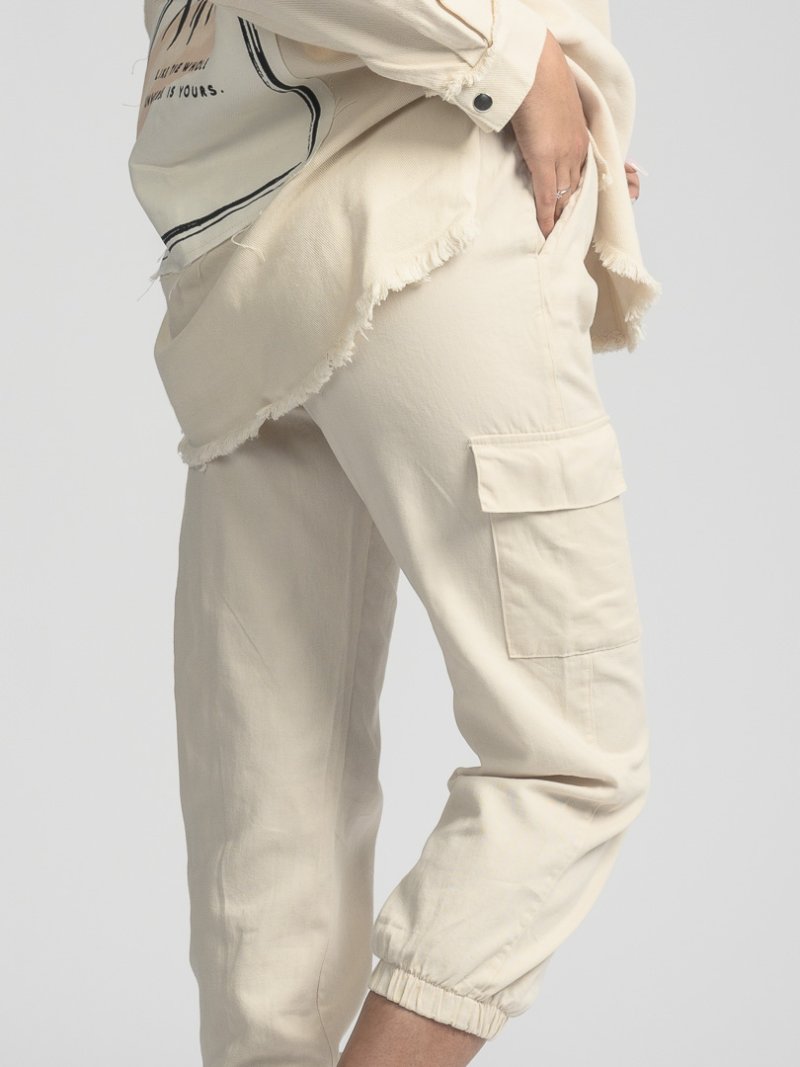 Дамски карго панталон с джобове The Collection Бежов
